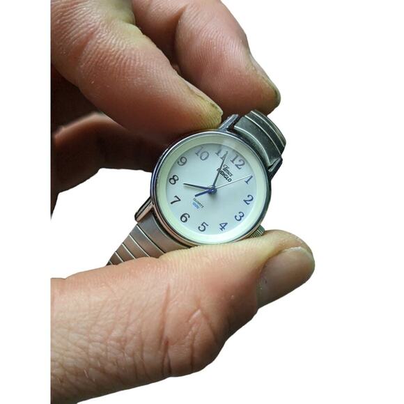 Vtg White Womens INDIGLO by TimeX - Silver Tone Stainless Steel, Baby Blue Light - Picture 4 of 5